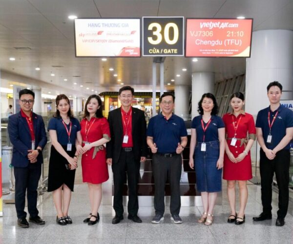 Vietjet launches direct flights from Hanoi to Chengdu